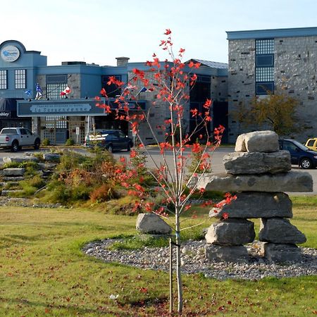 La Sagueneenne - Hotel Et Centre De Congres Chicoutimi エクステリア 写真