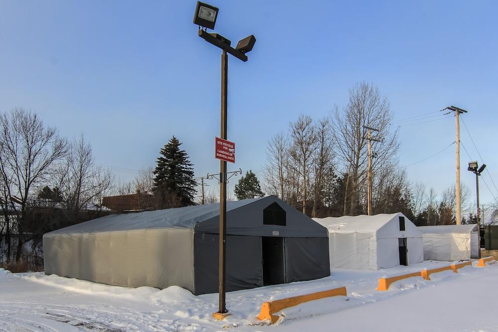 La Sagueneenne - Hotel Et Centre De Congres Chicoutimi エクステリア 写真