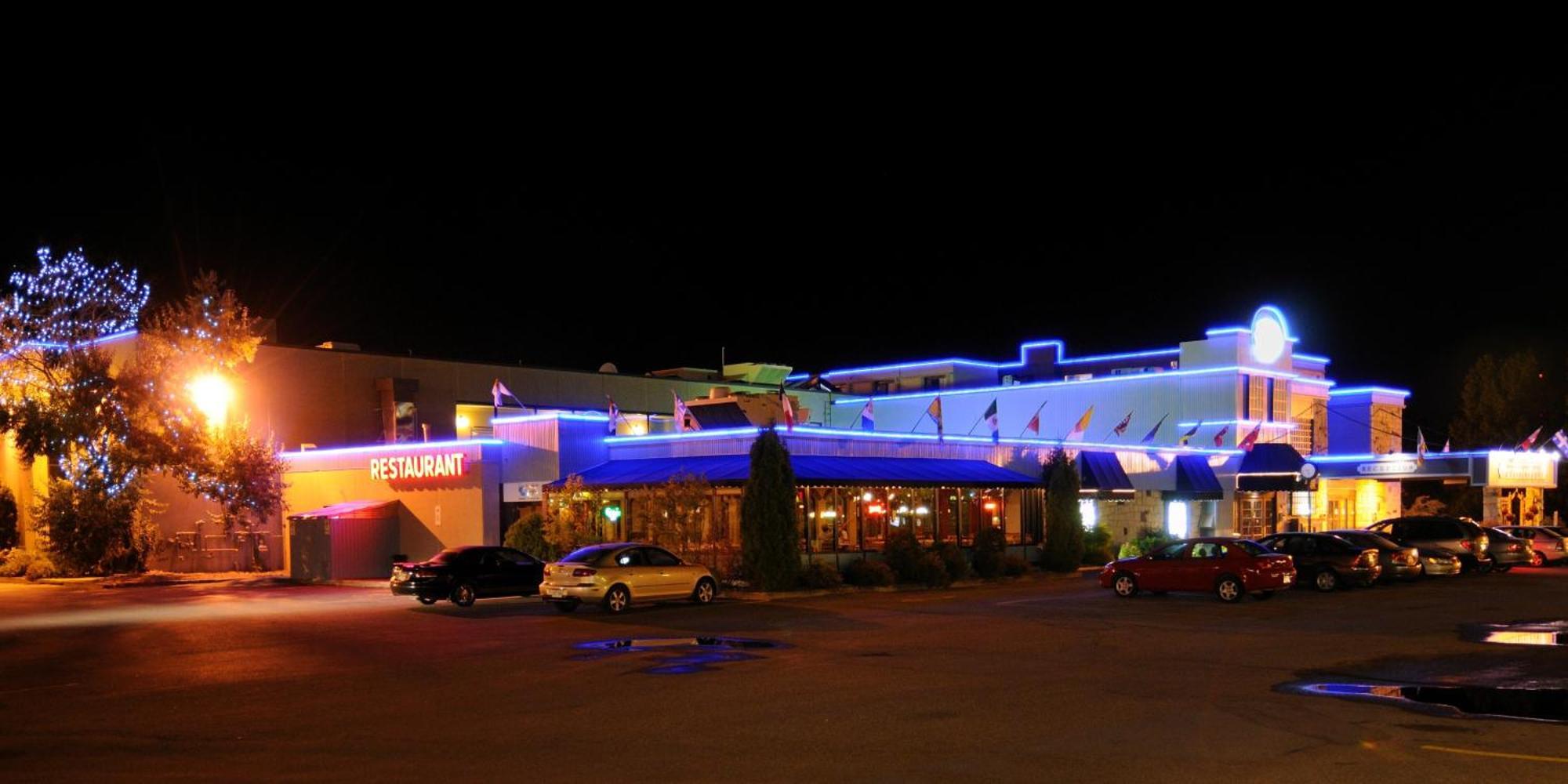 La Sagueneenne - Hotel Et Centre De Congres Chicoutimi エクステリア 写真
