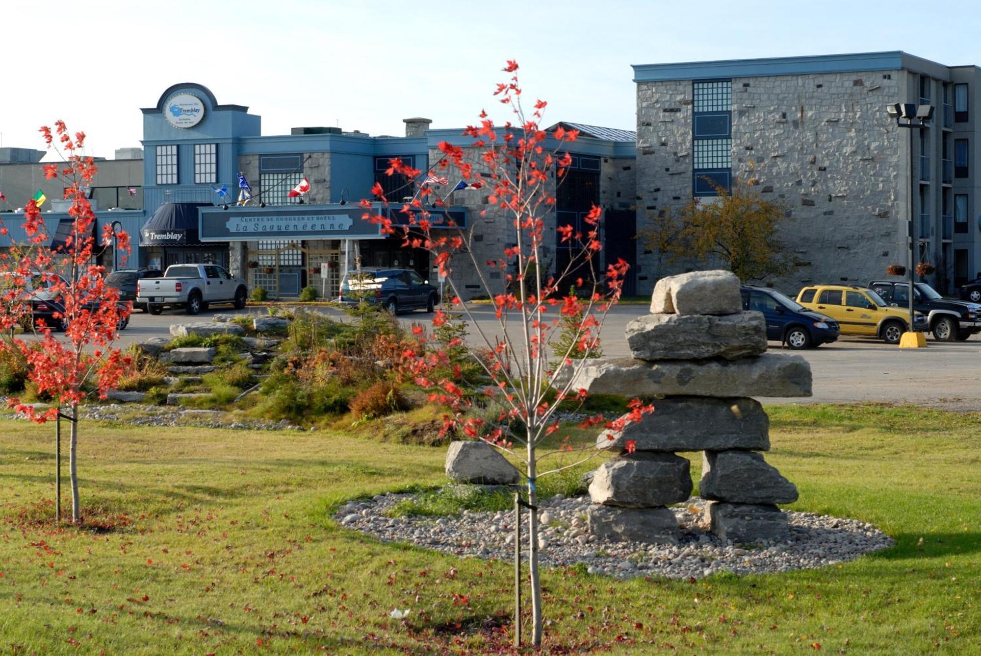 La Sagueneenne - Hotel Et Centre De Congres Chicoutimi エクステリア 写真