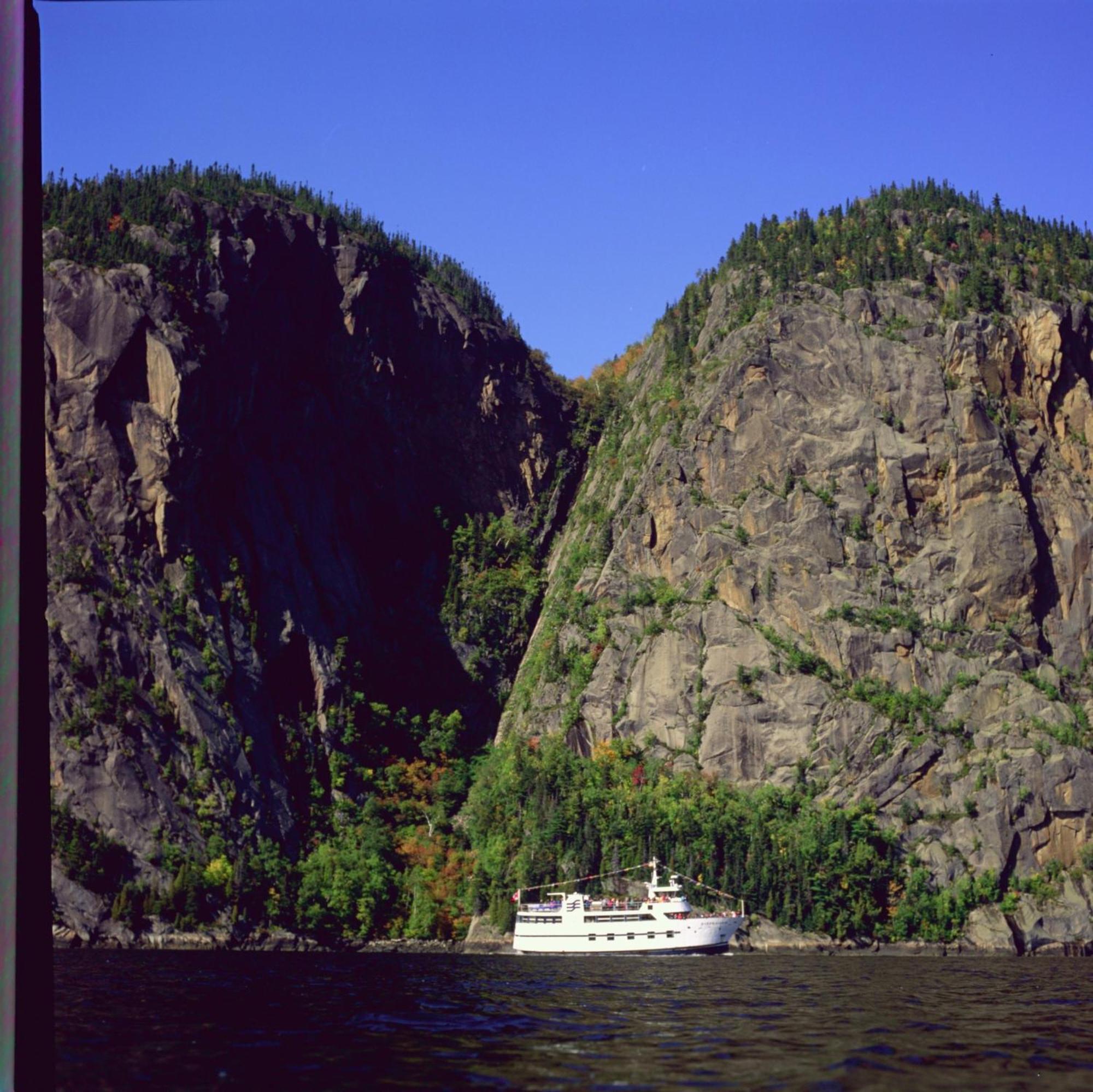 La Sagueneenne - Hotel Et Centre De Congres Chicoutimi エクステリア 写真