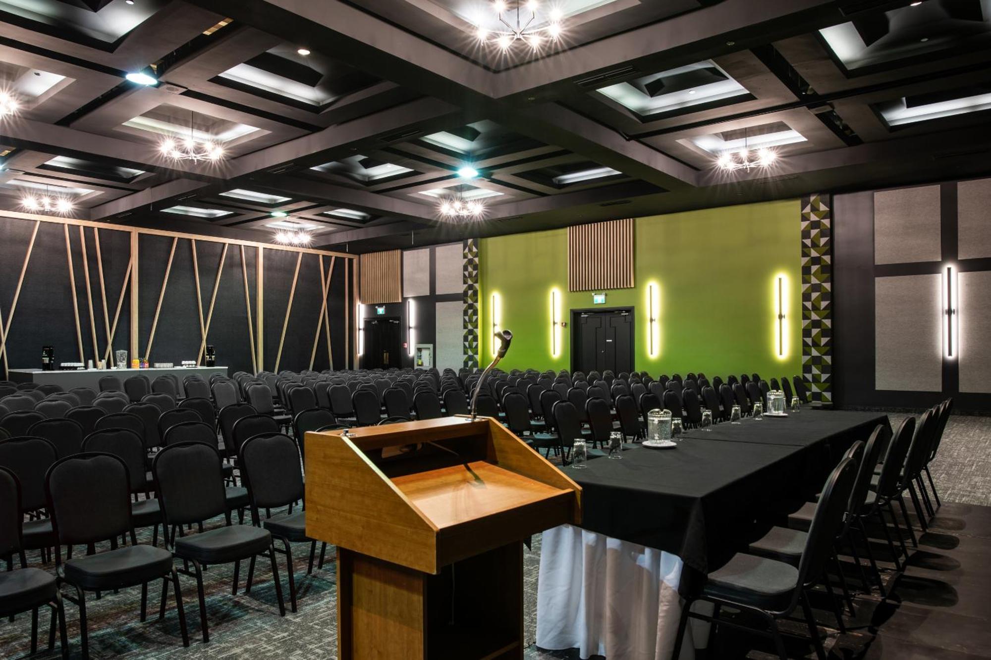 La Sagueneenne - Hotel Et Centre De Congres Chicoutimi エクステリア 写真